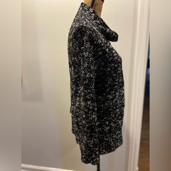 Eileen Fisher organic cotton knit sweater in black with white weave in size XS - Picture 4 of 6